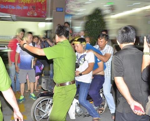 Truy tố nam sinh giết bạn c&ugrave;ng trường, bỏ th&ugrave;ng xốp - Ảnh 1.