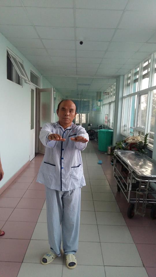 Bốn bệnh viện hợp sức cứu một b&aacute;c sĩ nguy kịch - Ảnh 2.