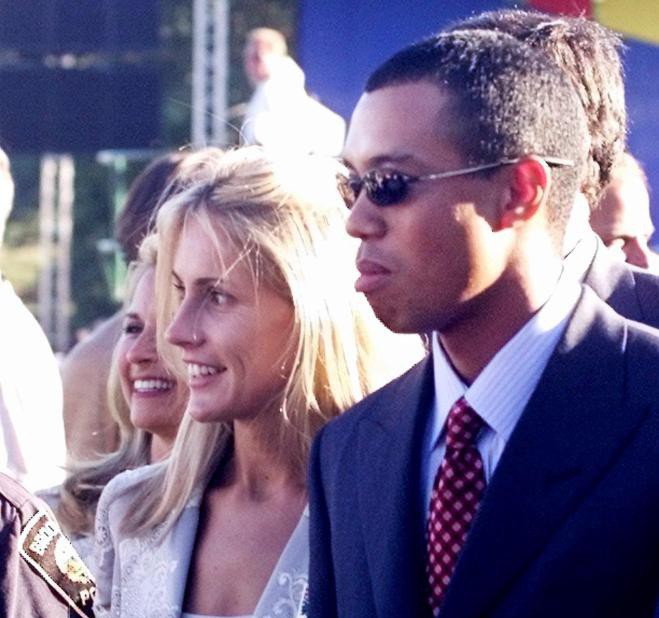 Những người đẹp trong đời Tiger Woods