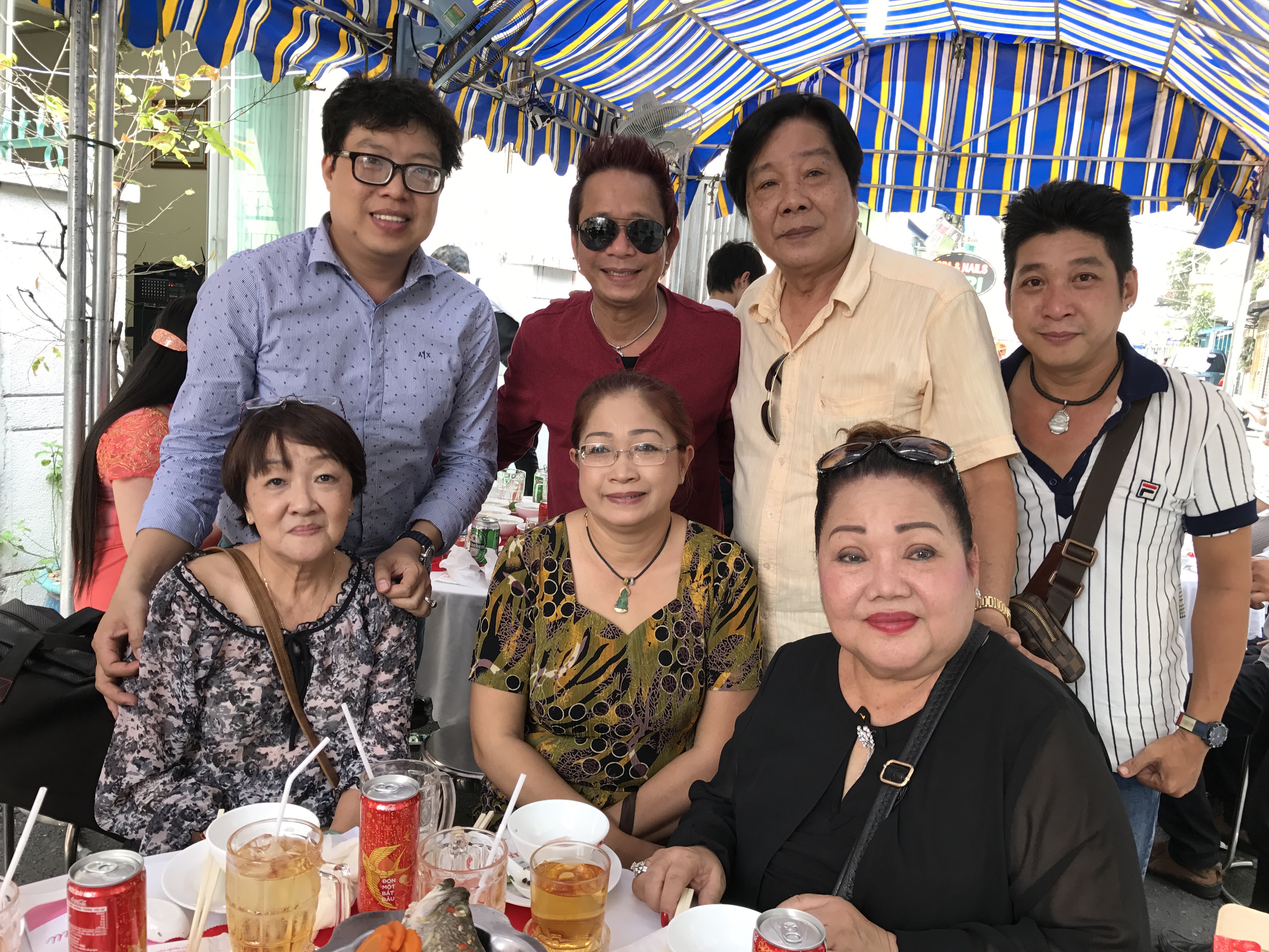 C&aacute;c nghệ sĩ thuộc nhiều thế hệ tề tựu trong ng&agrave;y c&uacute;ng gi&aacute;p năm soạn giả - NSND Viễn Ch&acirc;u