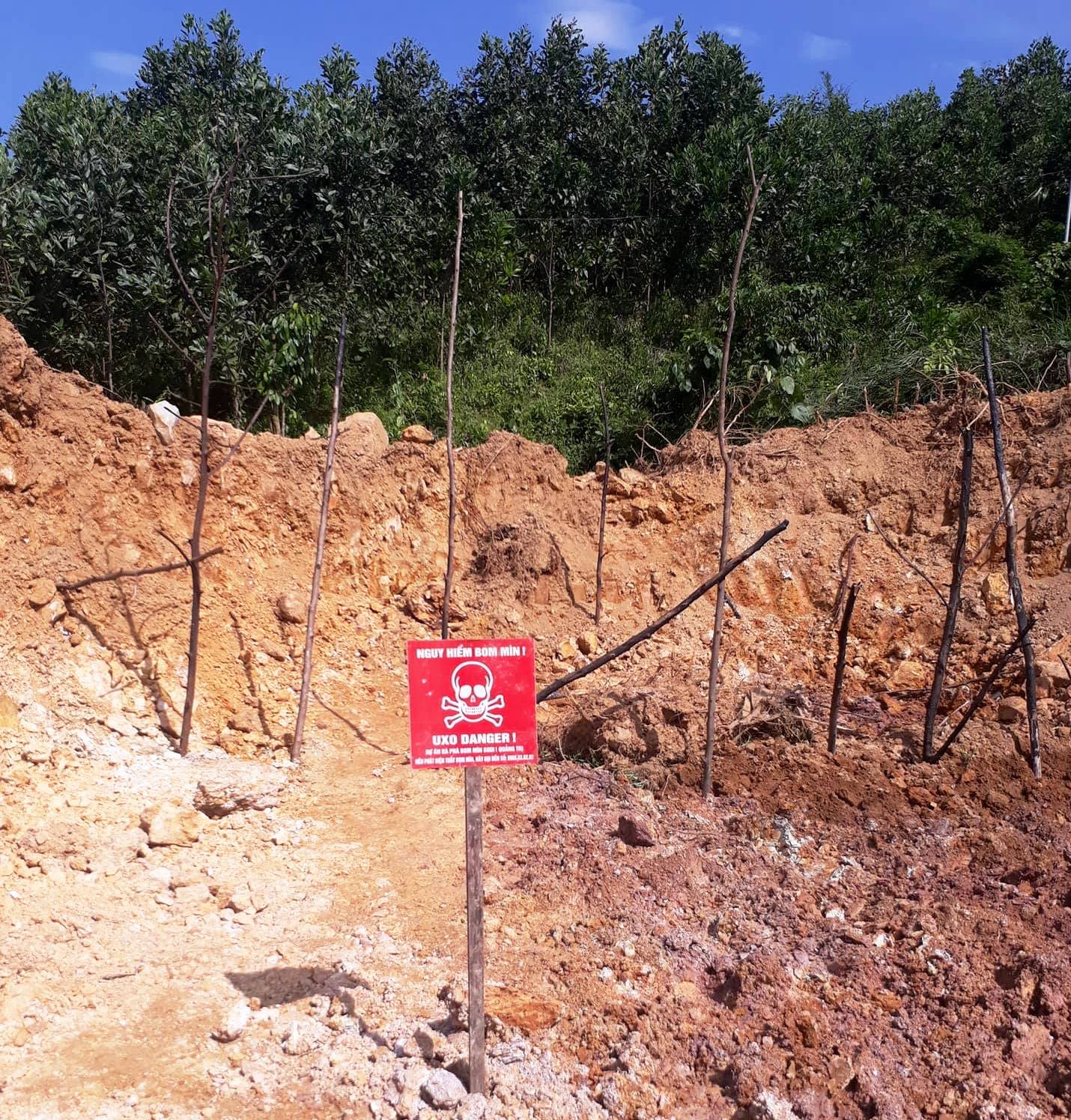 Đào móng nhà, gia chủ hoảng hồn phát hiện bom