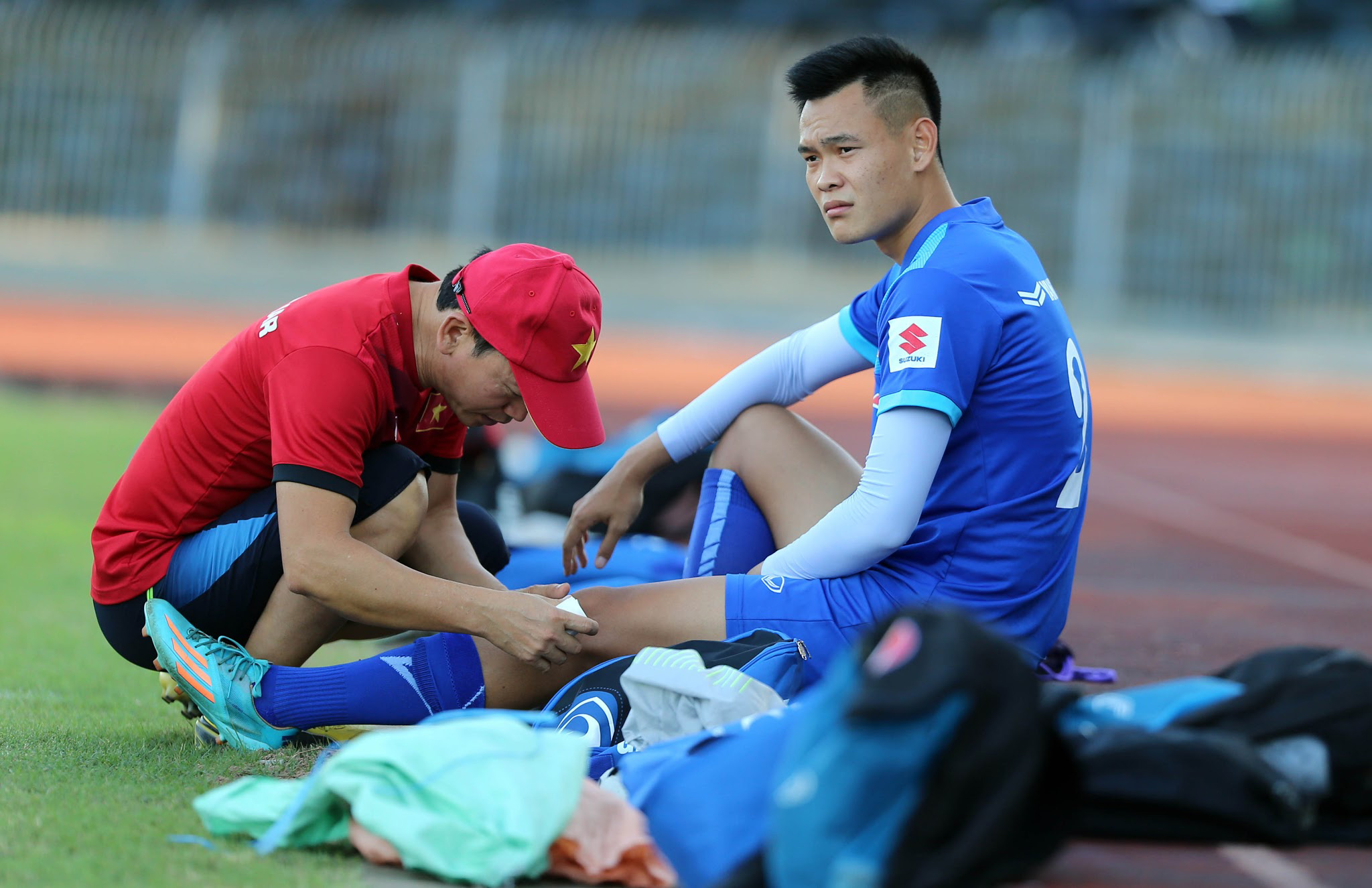 Vui buồn bác sĩ bóng đá