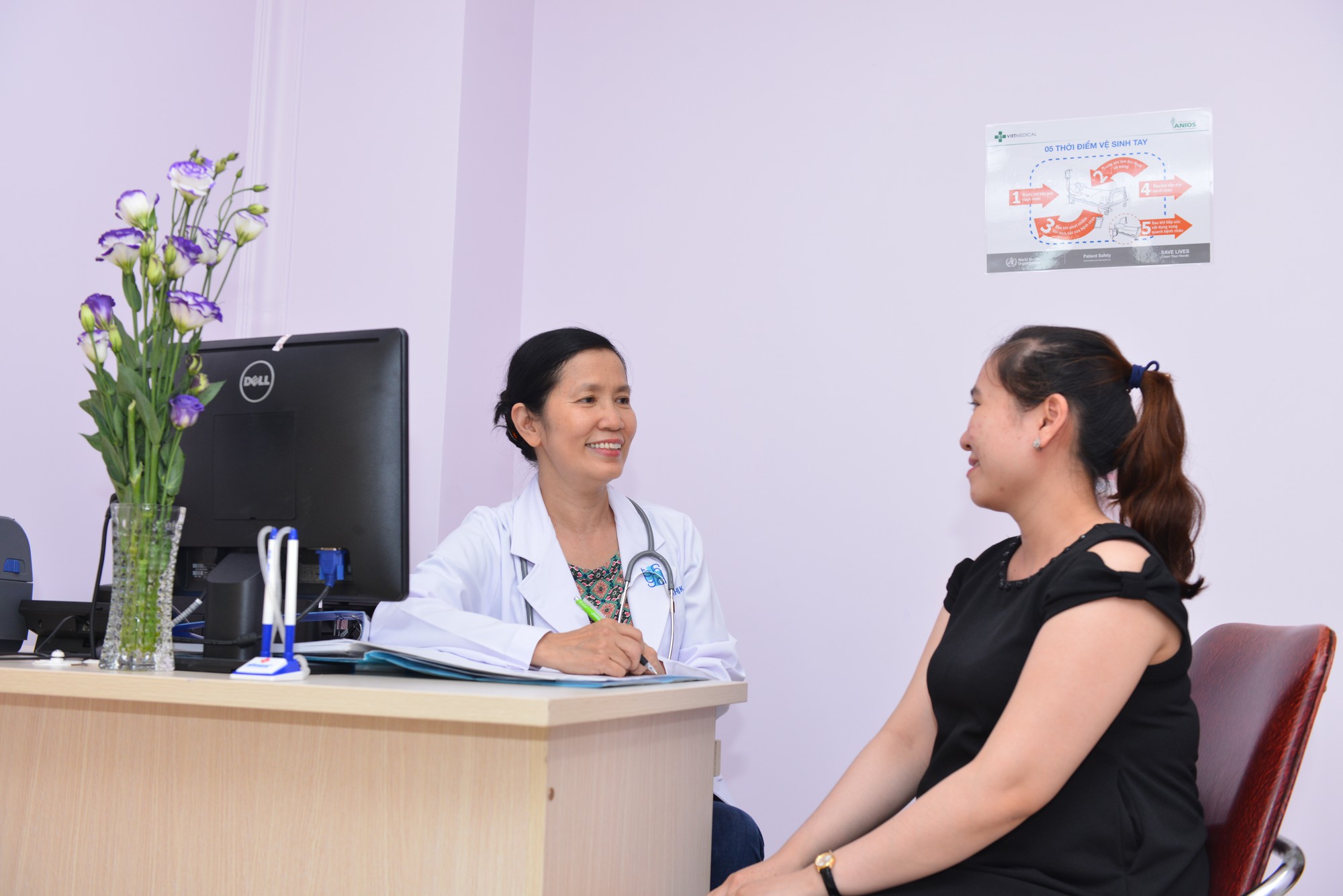 Ăn nhiều b&aacute;nh ngọt, tr&agrave; sữa, thai phụ mất con - Ảnh 1.