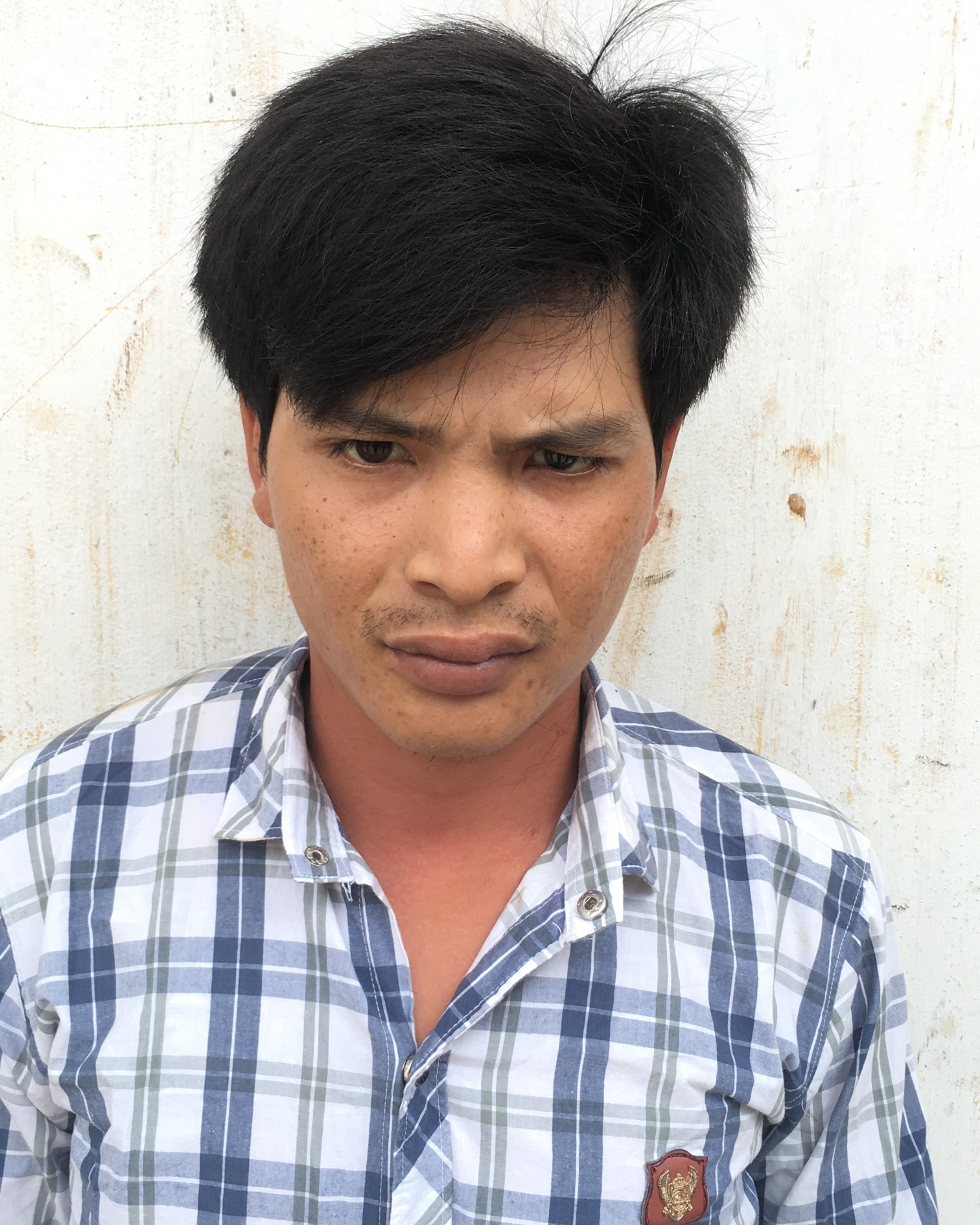 Xem đánh nhau, thanh niên bị đâm thủng bụng