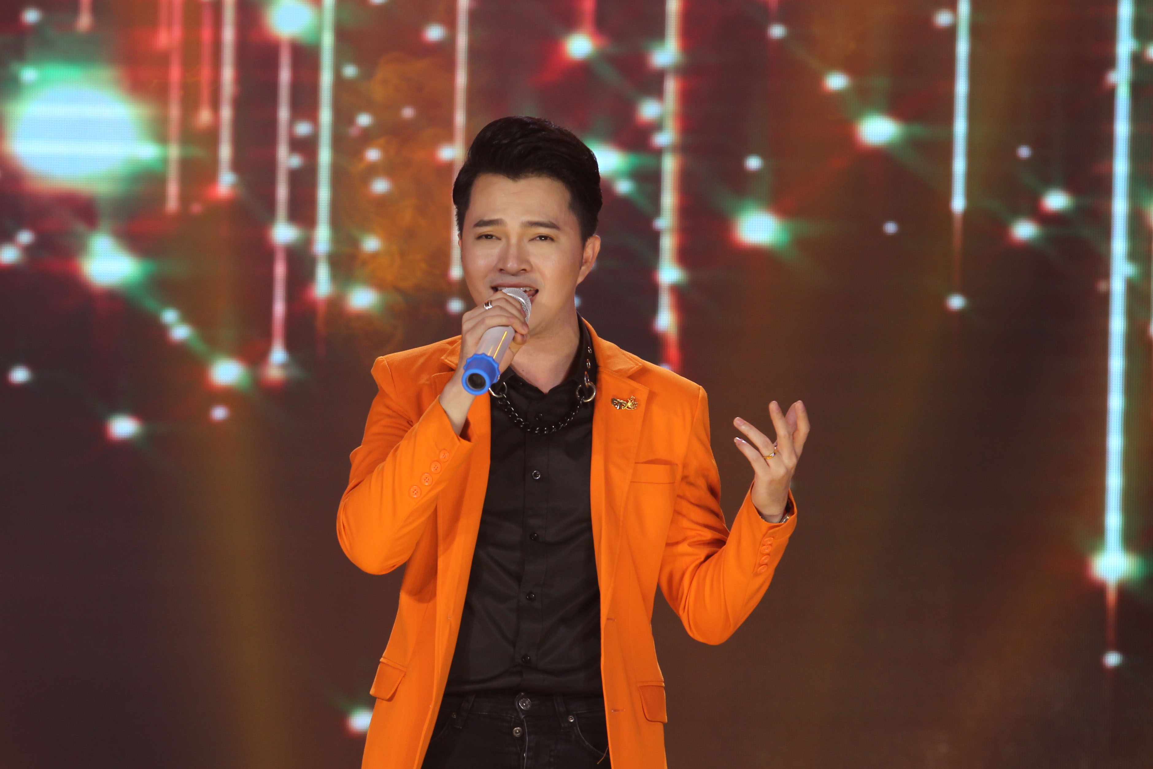Thanh Ngọc truyền cảm x&uacute;c đ&ecirc;m 8 Mai V&agrave;ng kết nối - Ảnh 6.