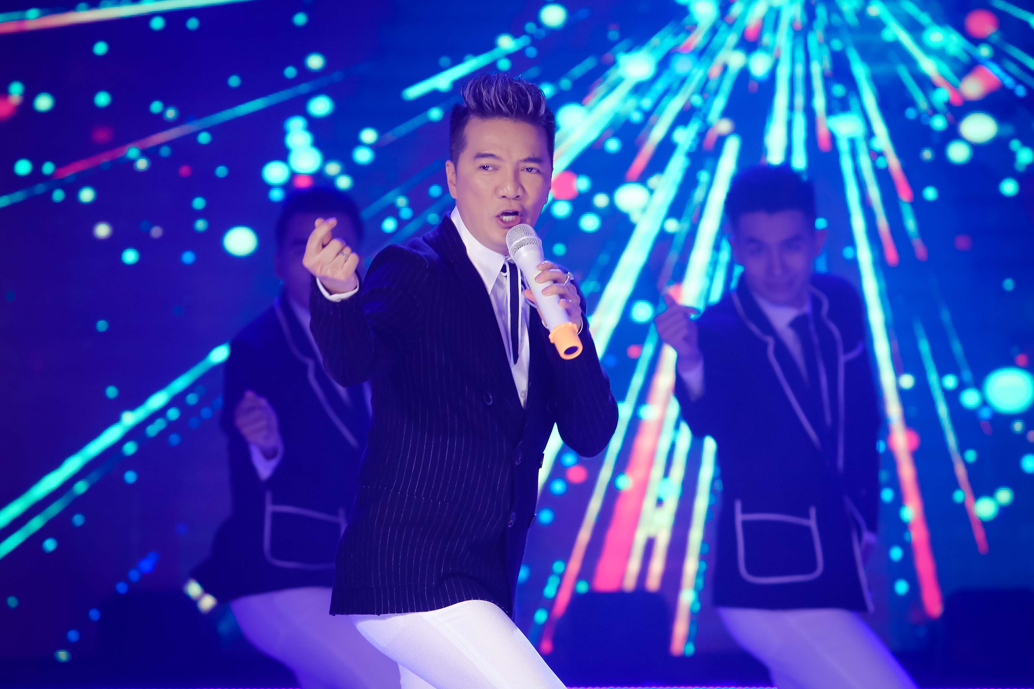 Đ&agrave;m Vĩnh Hưng, Minh Hằng, Ng&ocirc; Kiến Huy đốt ch&aacute;y live show 9 Mai V&agrave;ng kết nối - Ảnh 3.
