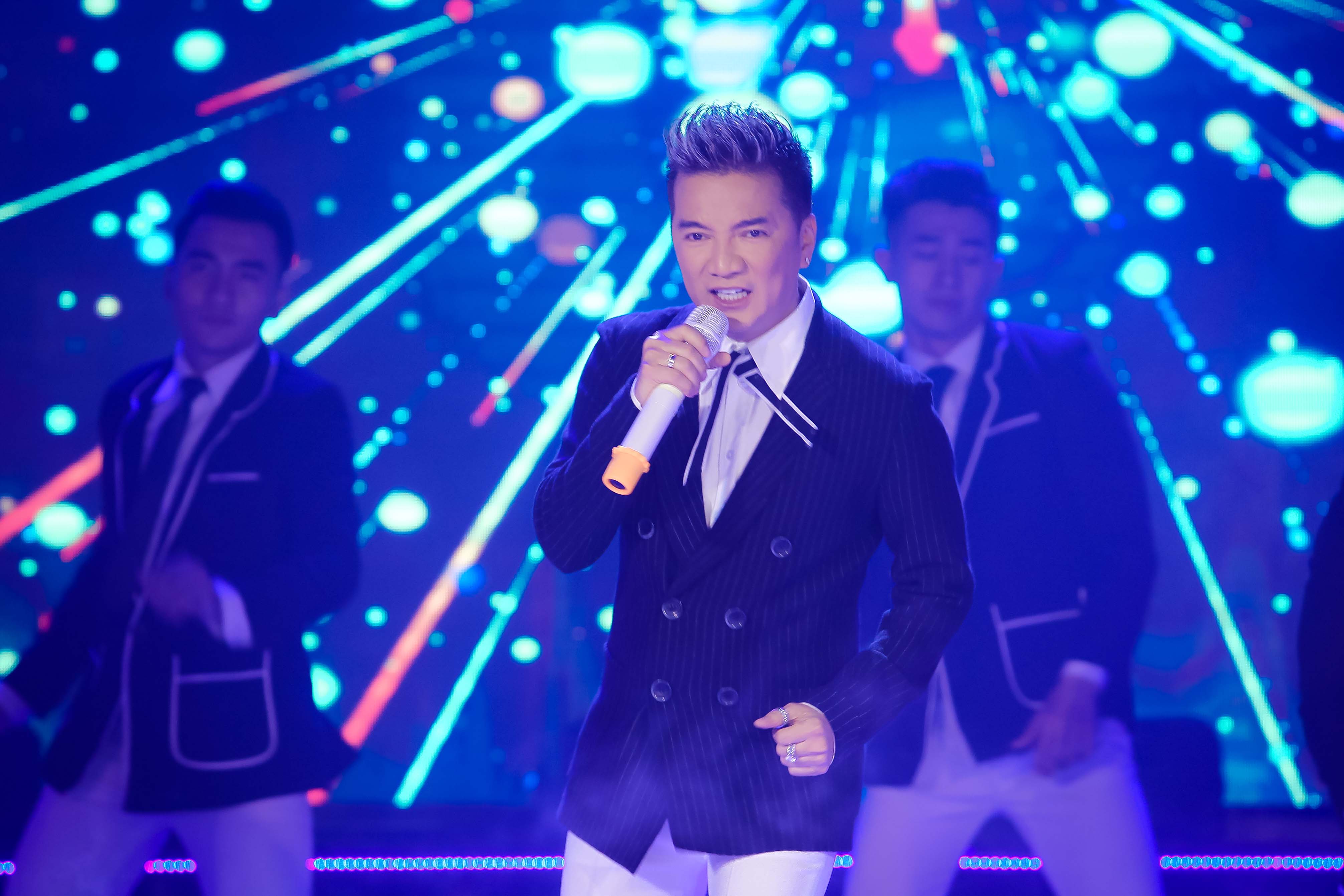 Đàm Vĩnh Hưng, Minh Hằng, Ngô Kiến Huy "đốt cháy" live show 9 "Mai Vàng kết nối"
