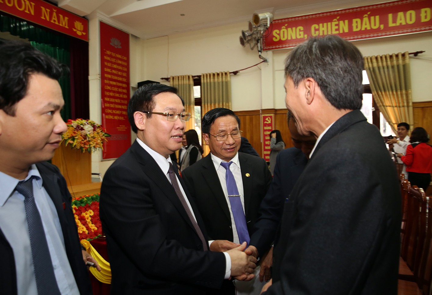 Ch&iacute;nh phủ kh&ocirc;ng thay đổi chữ viết nhưng t&ocirc;n trọng sự kh&aacute;c biệt - Ảnh 1.