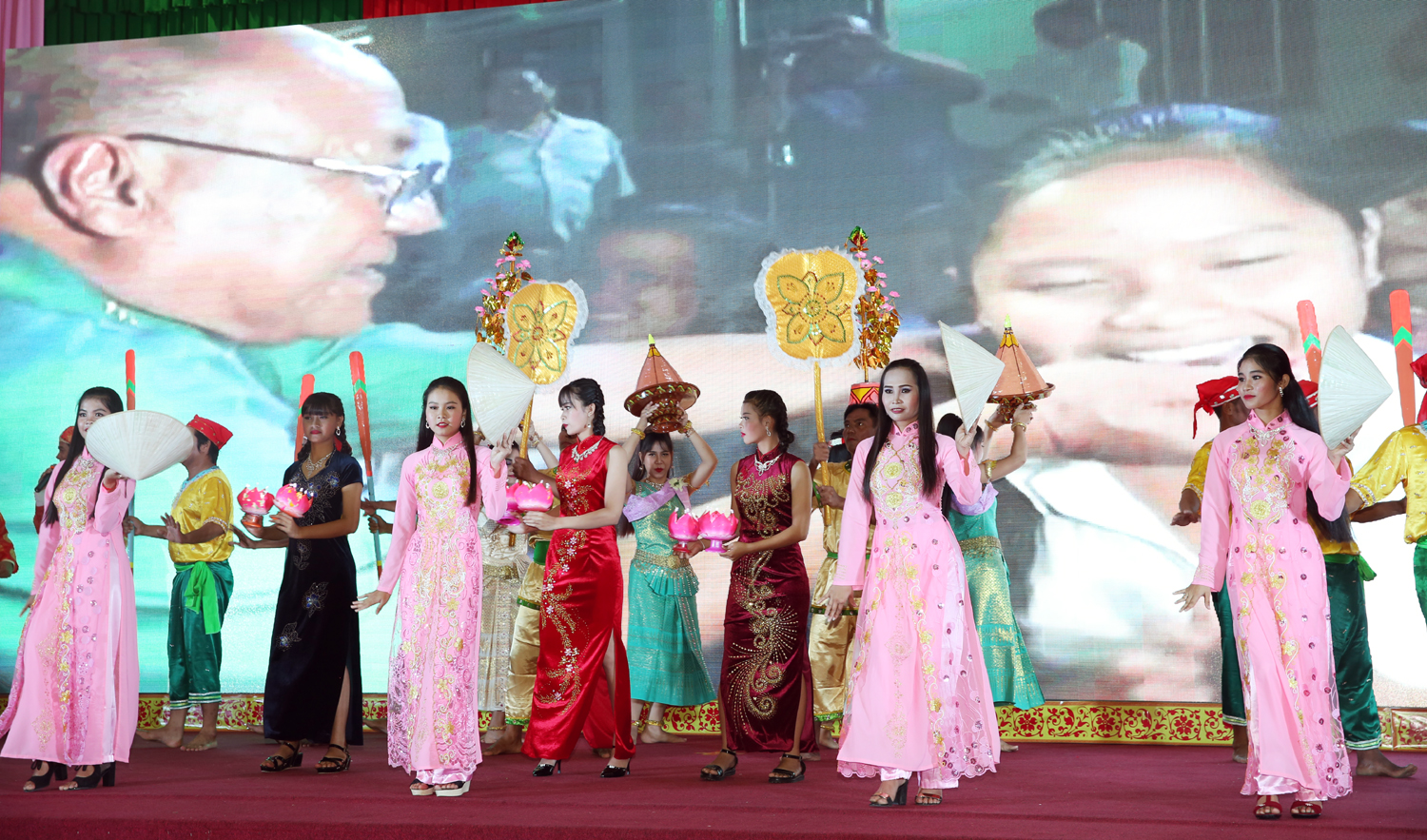 Chăm lo đồng báo Khmer đón Tết Chôl Chnăm Thmây