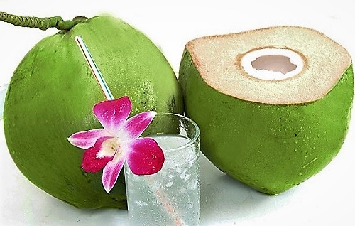 
Dừa xi&ecirc;m chặt lấy nước
