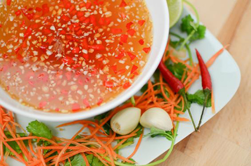 B&iacute; k&iacute;p pha nước mắm tỏi ớt ngon tuyệt c&uacute; m&egrave;o - Ảnh 2.