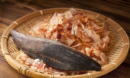 Nơi làm ra đặc sản cá ngừ cứng như đá