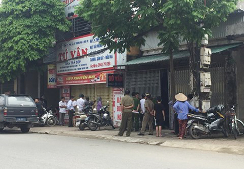 Con trèo vào nhà phát hiện cha bất tỉnh rồi tử vong