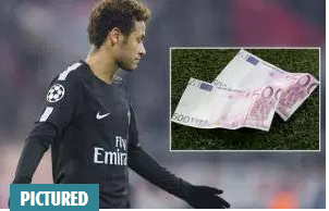 Fan Bayern ném tiền giả có hình Neymar