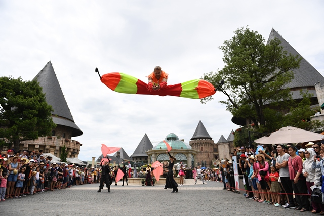 Sun World Ba Na Hills mang đến thủ đô màn trình diễn carnival đặc sắc nhất
