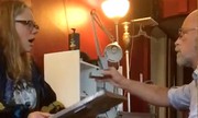 Lời cầu hôn bất ngờ của người chồng cũ sau 3 năm ly hôn - Ảnh 1.