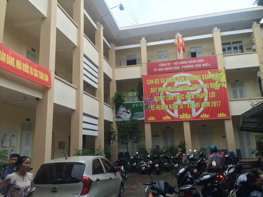 Răn đe cán bộ vô cảm