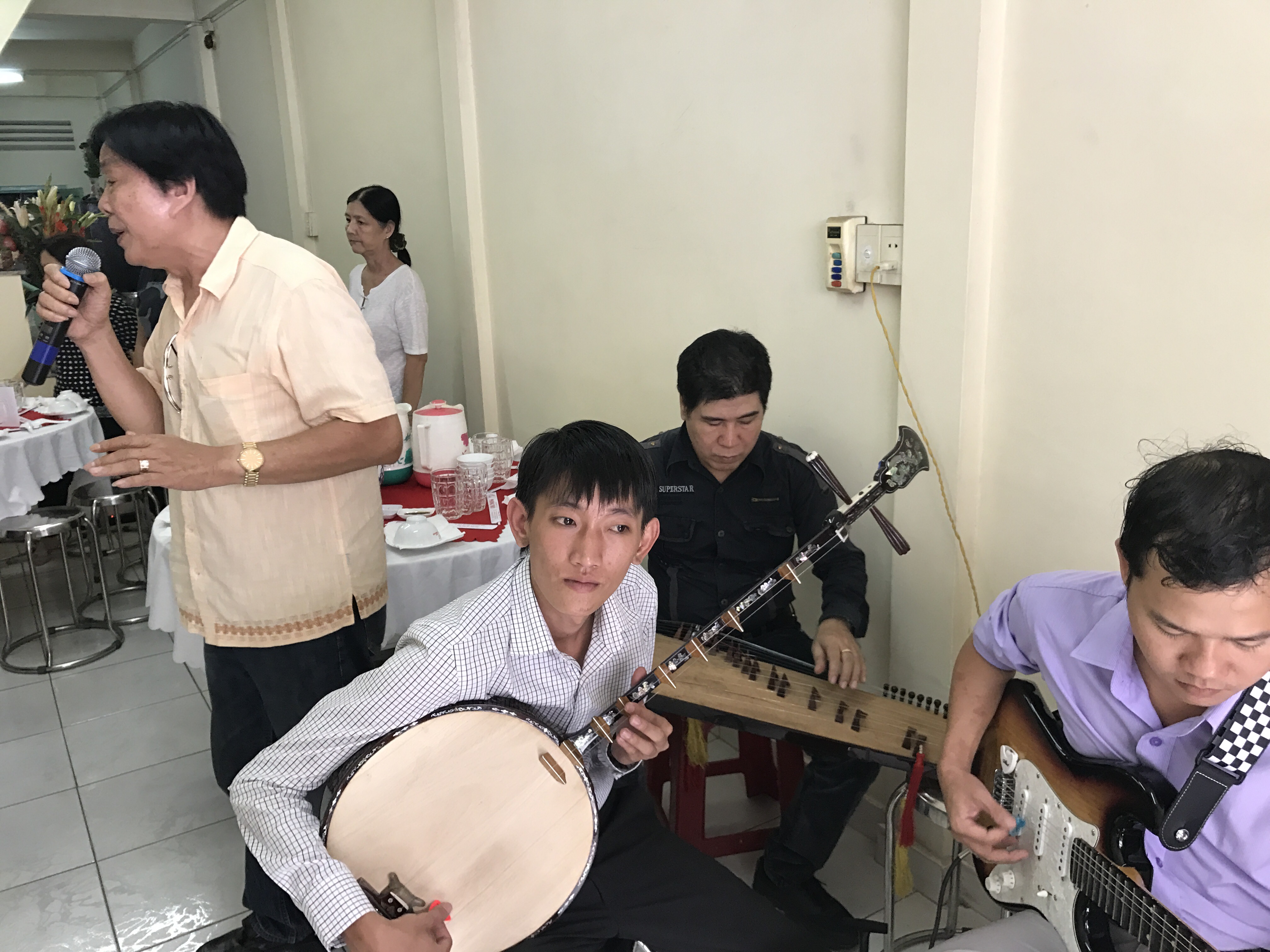NSND Trọng Hữu ca b&agrave;i H&agrave;n Mạc Tử trong ng&agrave;y c&uacute;ng gi&aacute;p năm soạn giả - NSND Viễn Ch&acirc;u