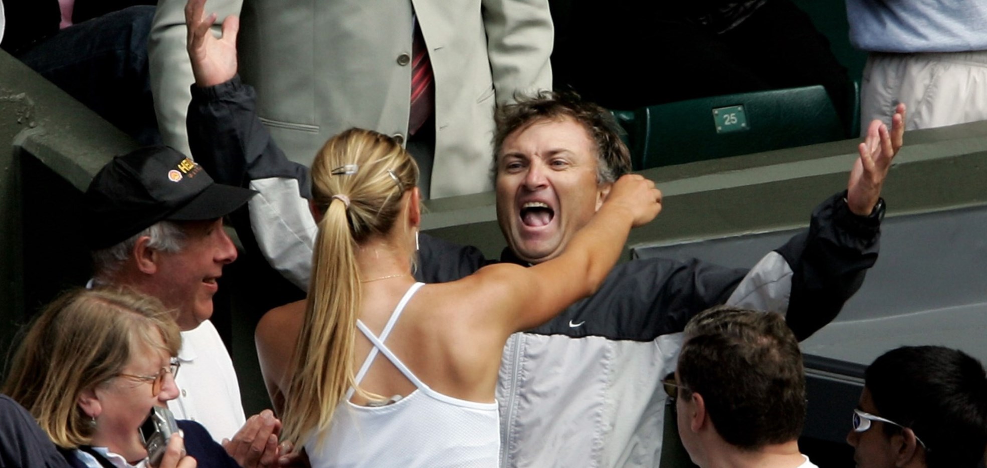 Tự truyện Sharapova: Tuổi thơ không yên tĩnh