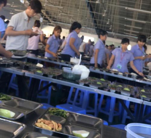 Hãi hùng suất ăn công nghiệp (*): Không thể thờ ơ!