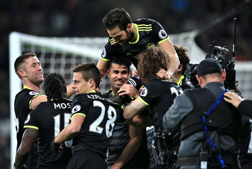 Phản công siêu “đỉnh”, Hazard và Costa đưa Chelsea lên ngôi đầu