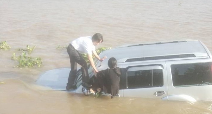 Vụ tông chết nhân viên bến phà: Tài xế không quen xe số tự động