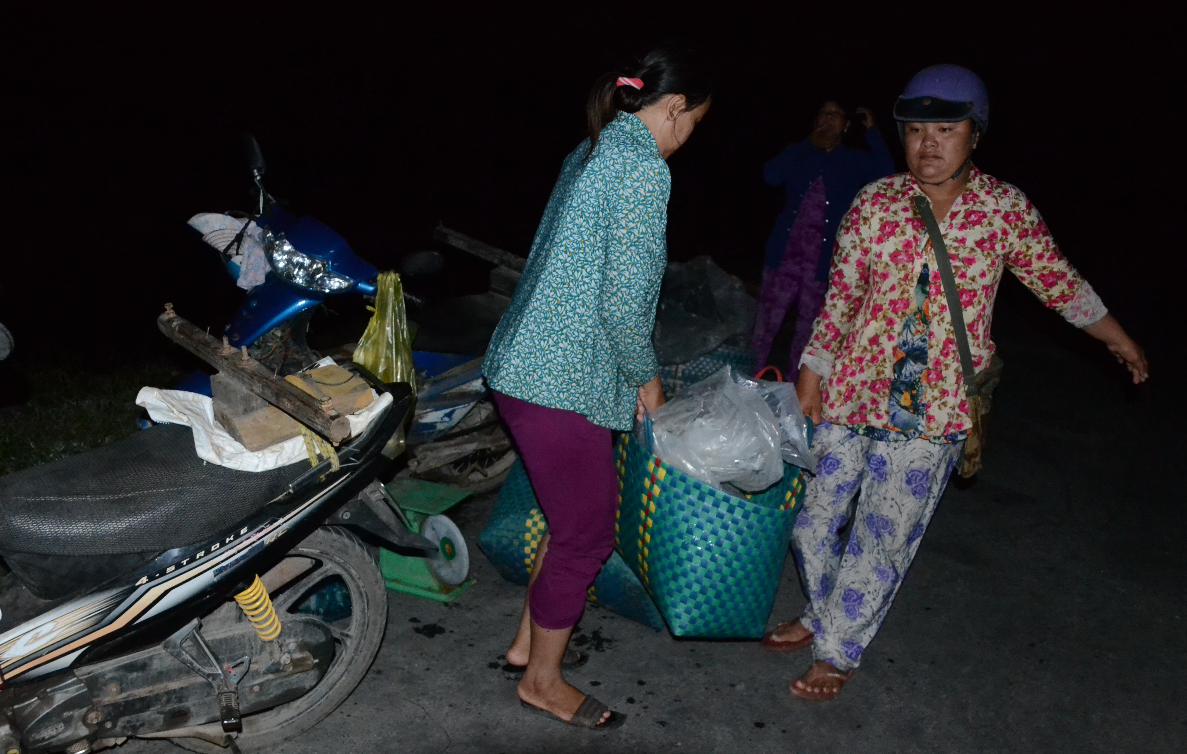 Phát thèm cá đồng ở chợ Âm phủ - Ảnh 11.