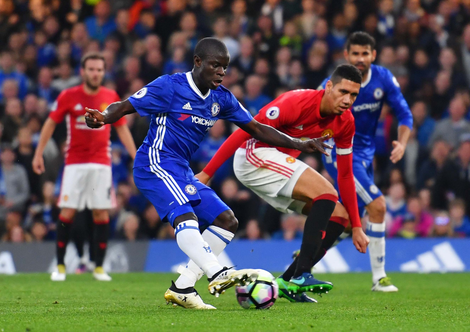 Kante trở lại, Chelsea có cản được M.U?