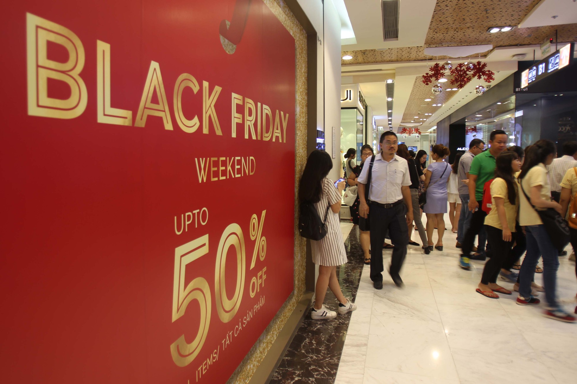 Cẩn trọng với khuyến m&atilde;i ăn theo Black Friday - Ảnh 1.