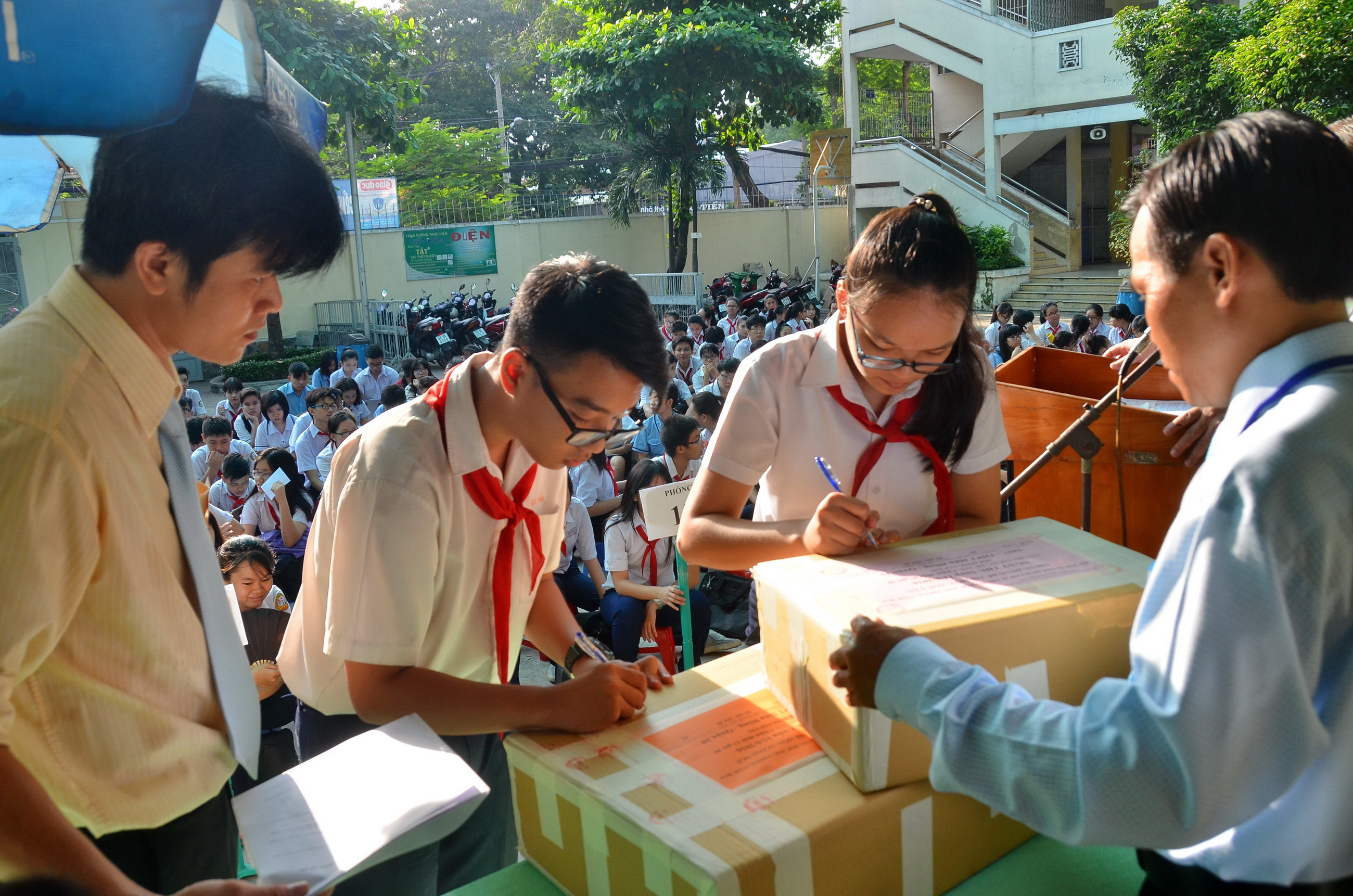 Thi lớp 10: Bám sát sách giáo khoa