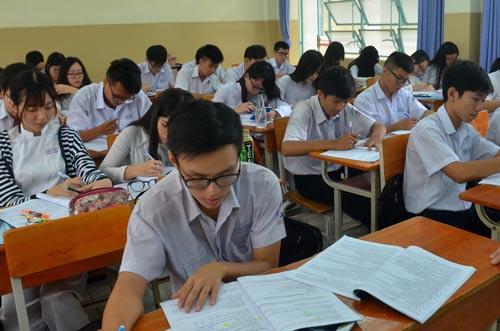 Môn thi bắt buộc: Bám sát sách giáo khoa