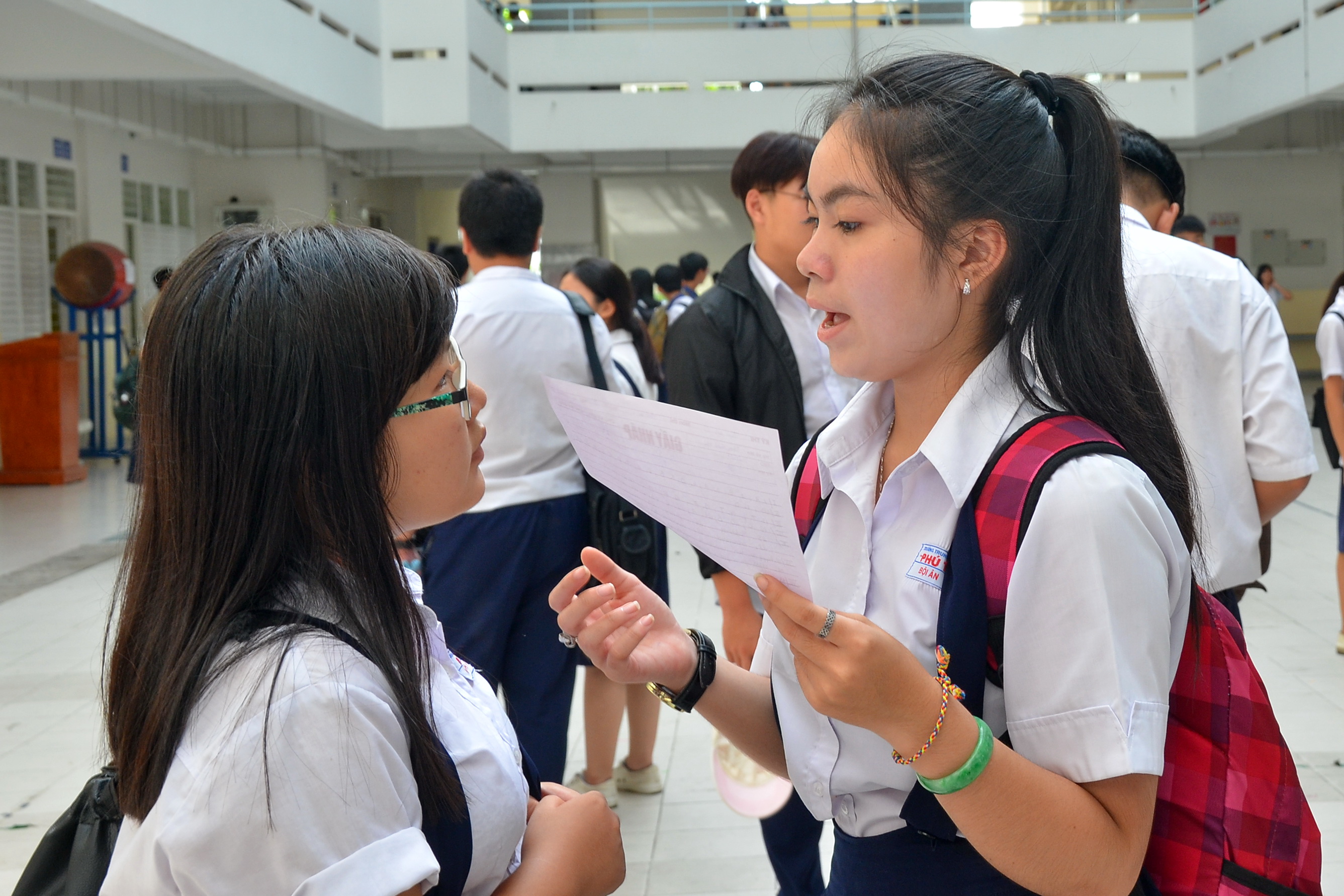 
Th&iacute; sinh dự thi lớp 10 tại TP HCM năm 2016 Ảnh: Tấn Thạnh

