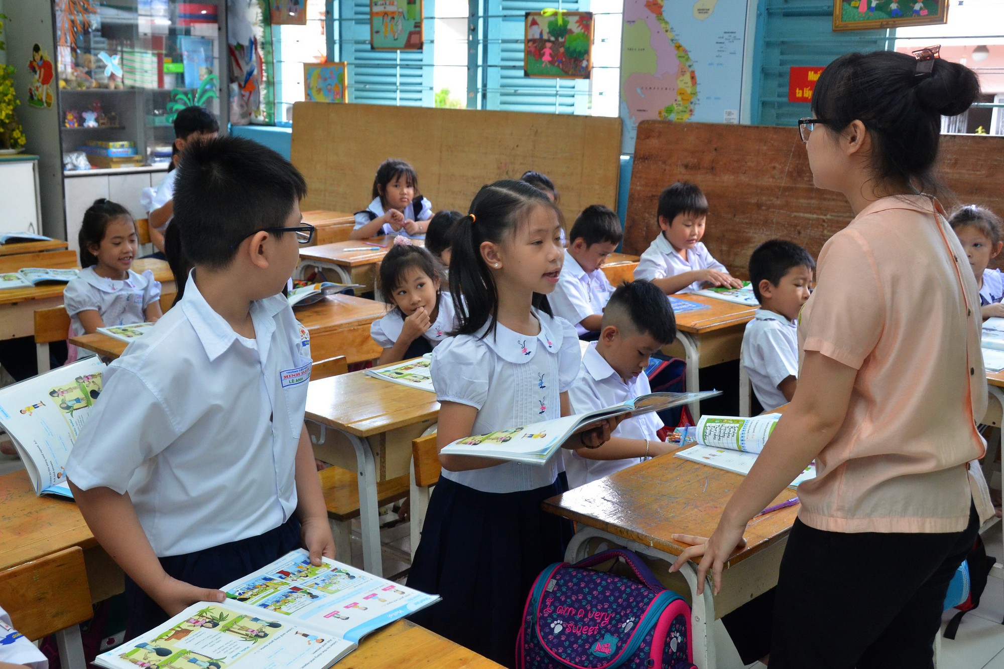 Không đạt chuẩn, giáo viên tiểu học về đâu?