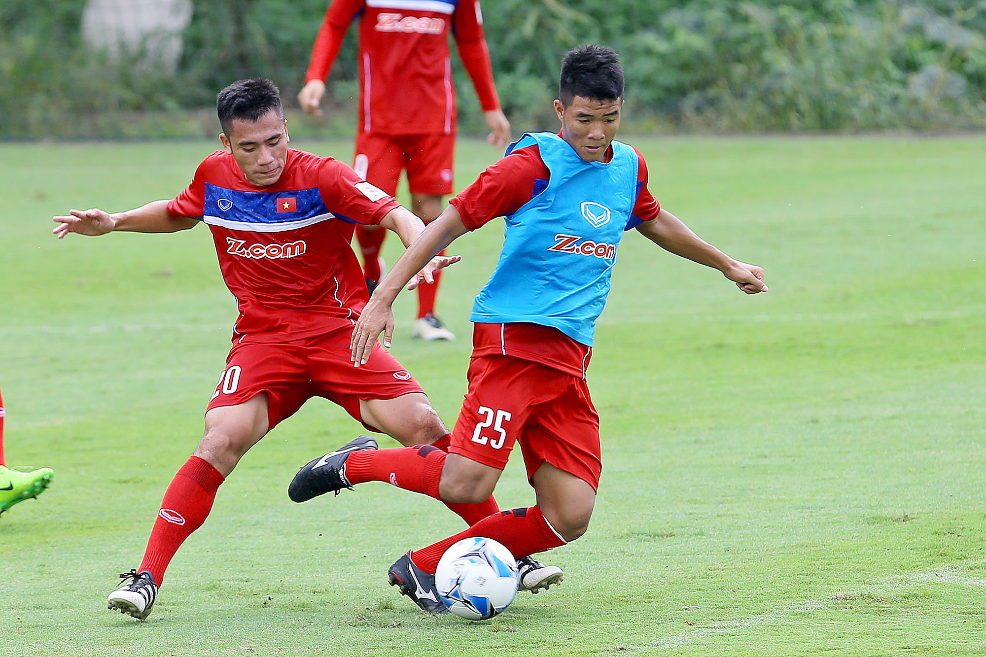 Lo cho hàng công U23