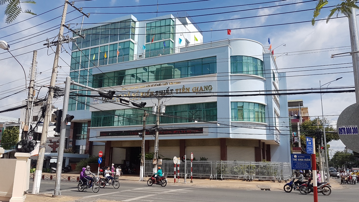 Cán bộ Tiền Giang xuất ngoại như... đi chợ