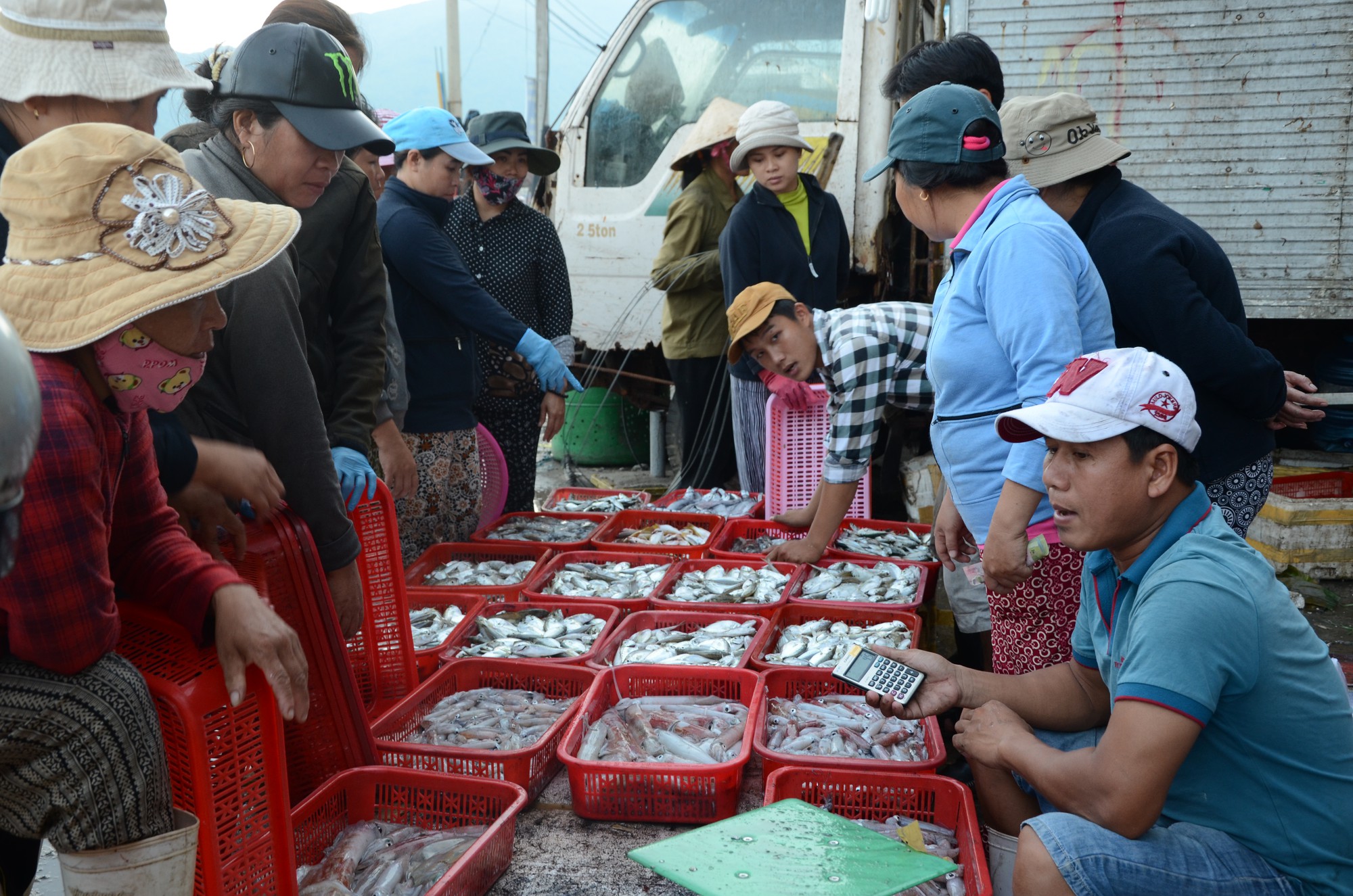 Siết chặt khai thác thủy sản