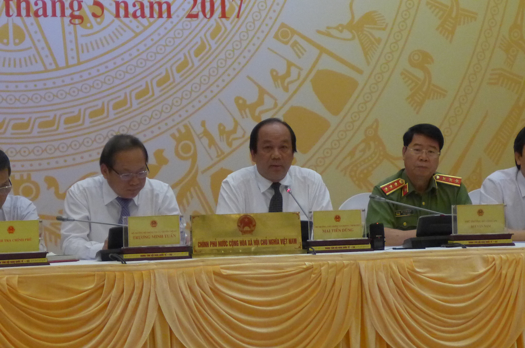 Không thể mãi giải cứu nông sản