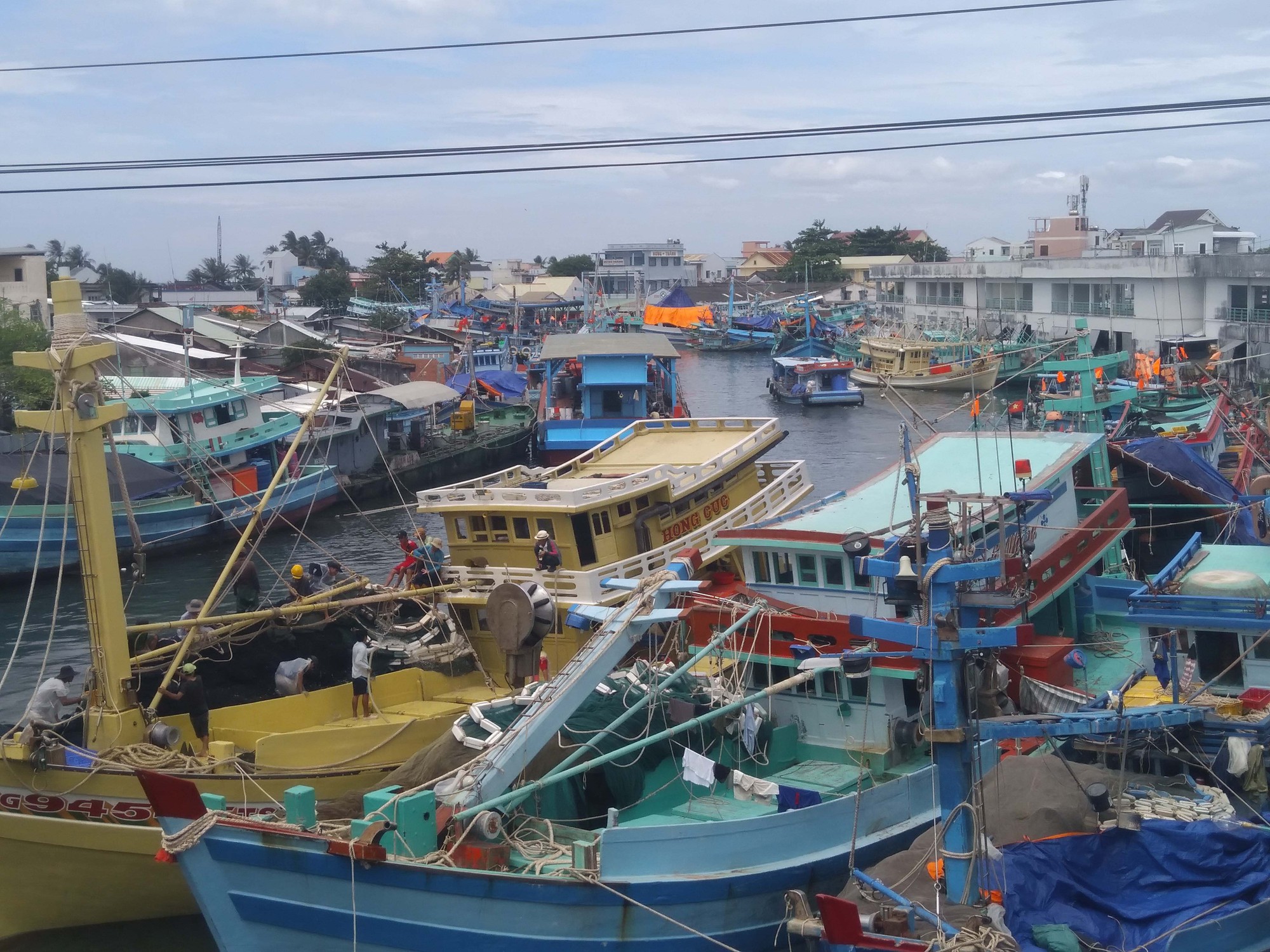 Khẩn cấp ứng phó áp thấp, mưa lũ