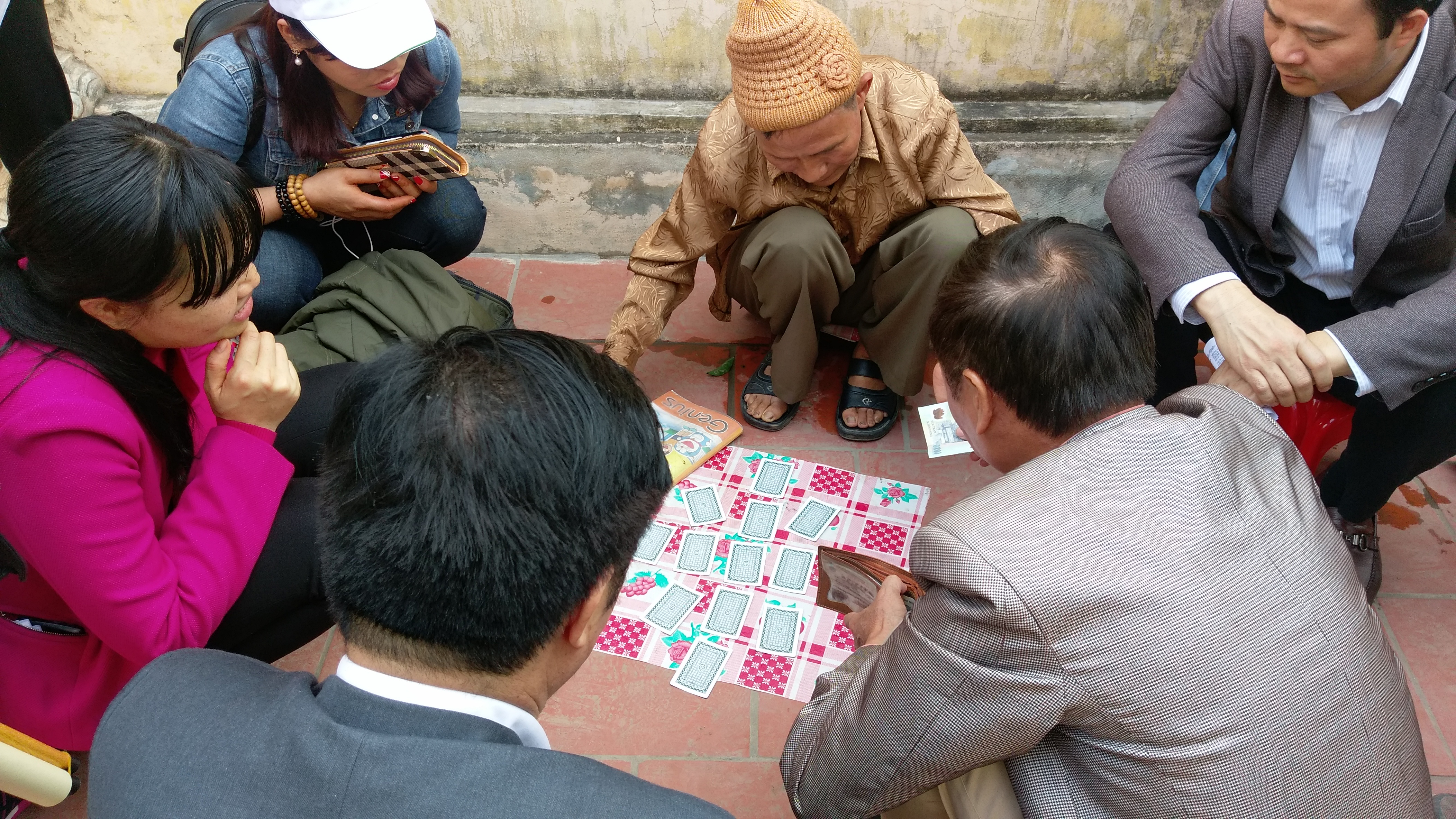 Triệt lễ hội “xấu xí”