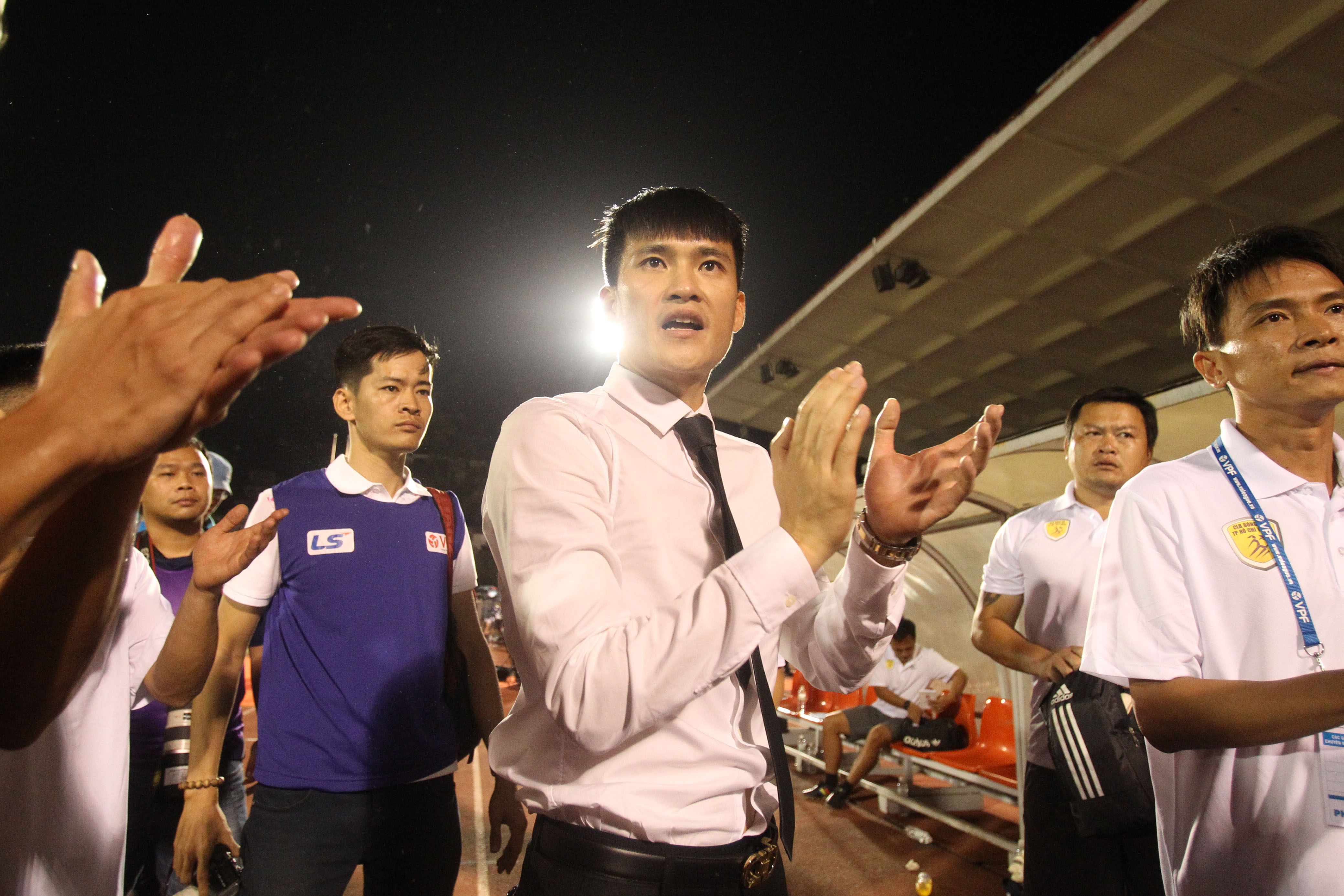 “Nóng” trận derby TP HCM