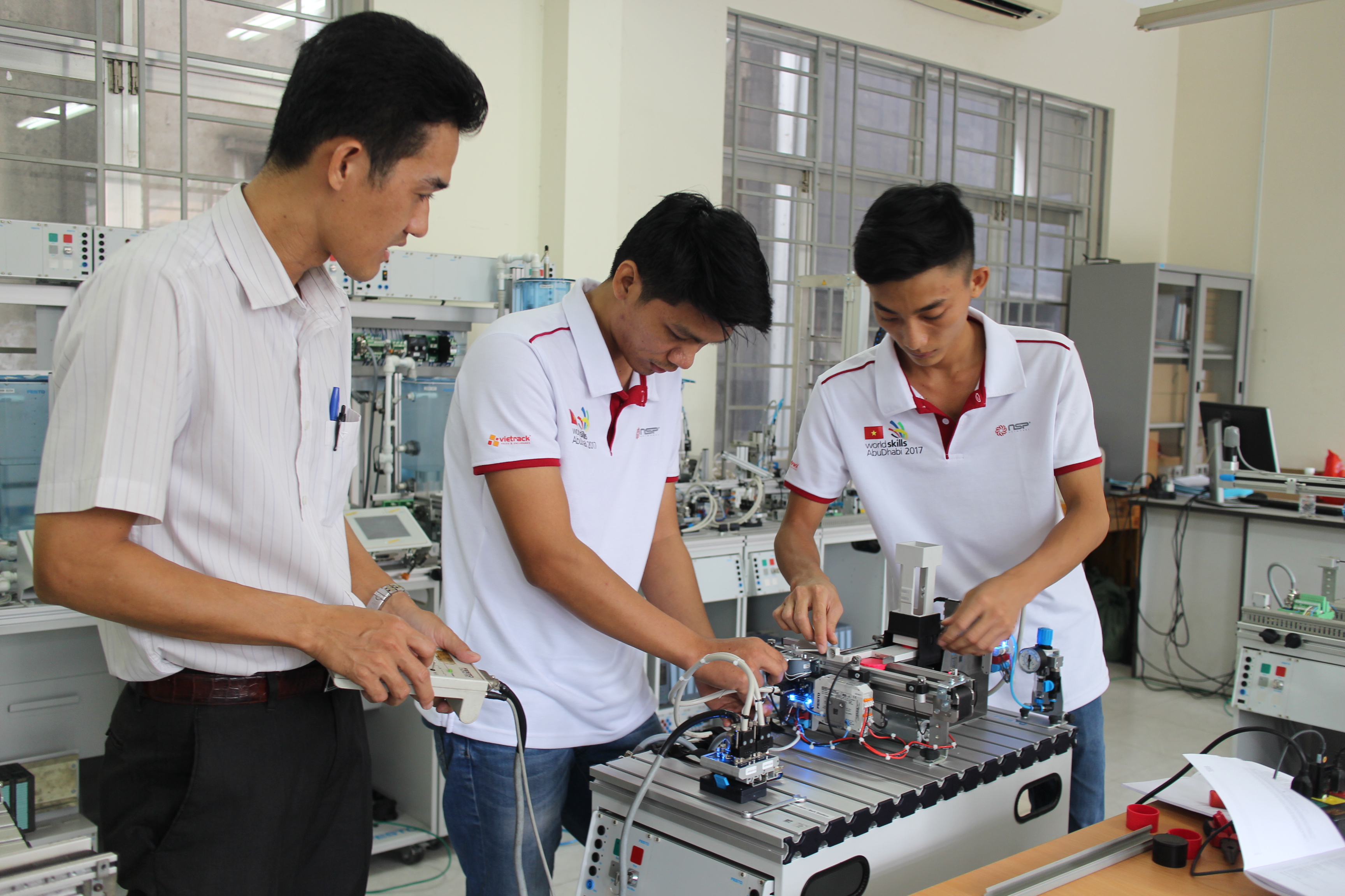 Tự tin so tài ở sân chơi thế giới