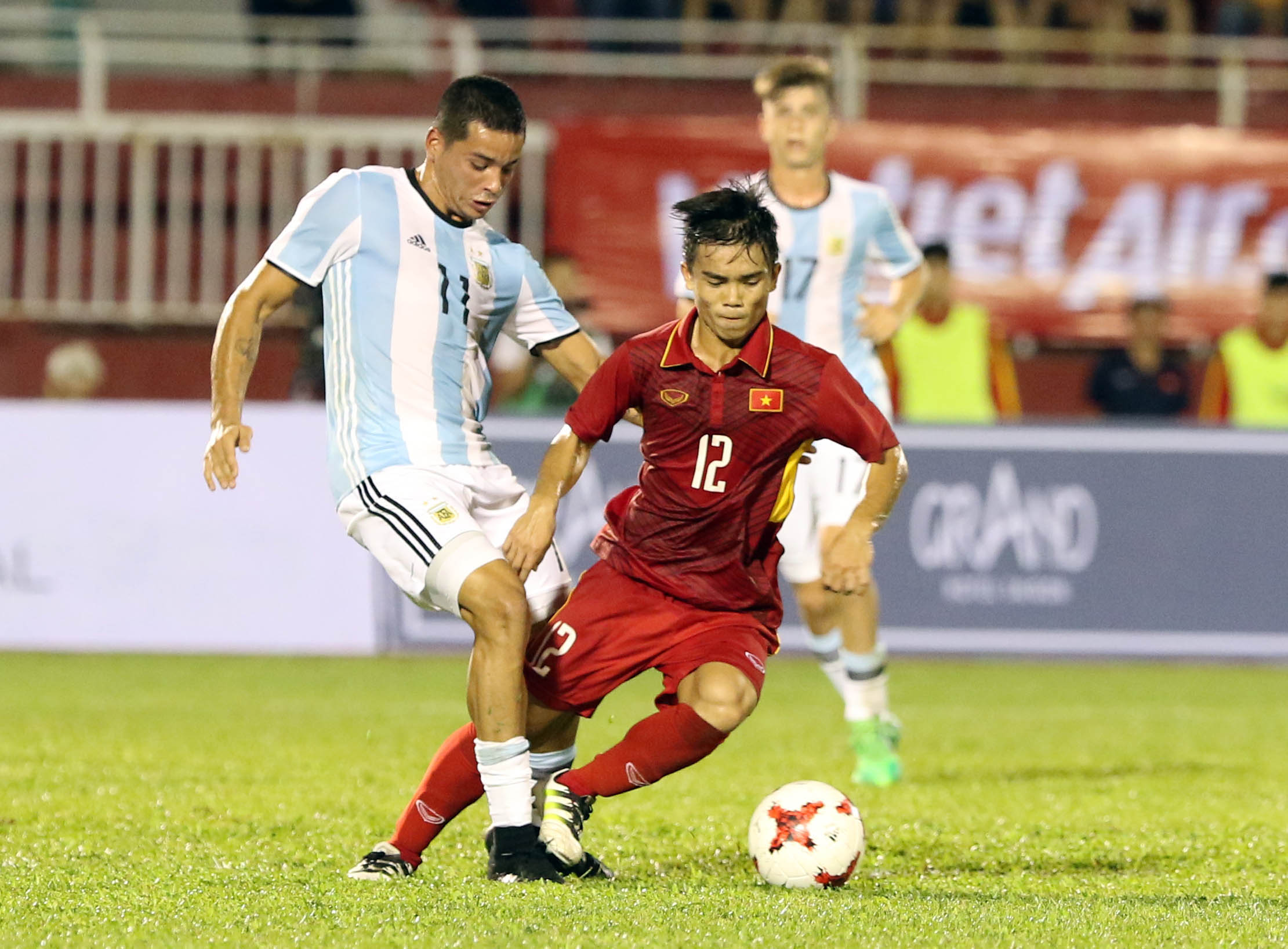 10 tỉ đồng mời U20 Argentina, lời hay lỗ?
