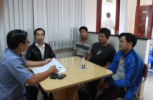 Tù mù thử việc