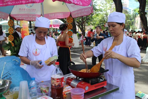 Tết sẻ chia