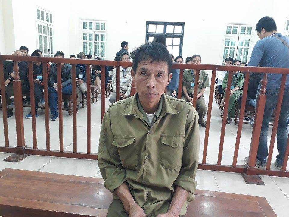 Vụ bé trai bị tôn cứa cổ: Cựu binh chở tôn bị phạt cải tạo