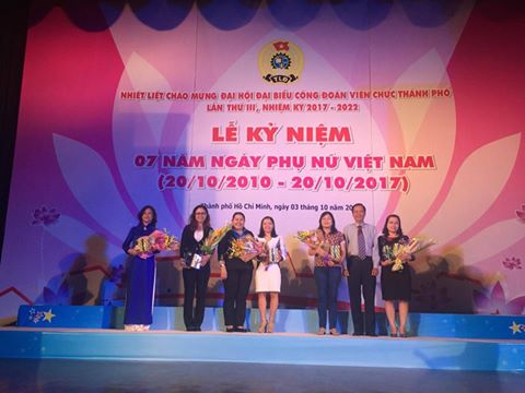 Tuyên dương cán bộ nữ công