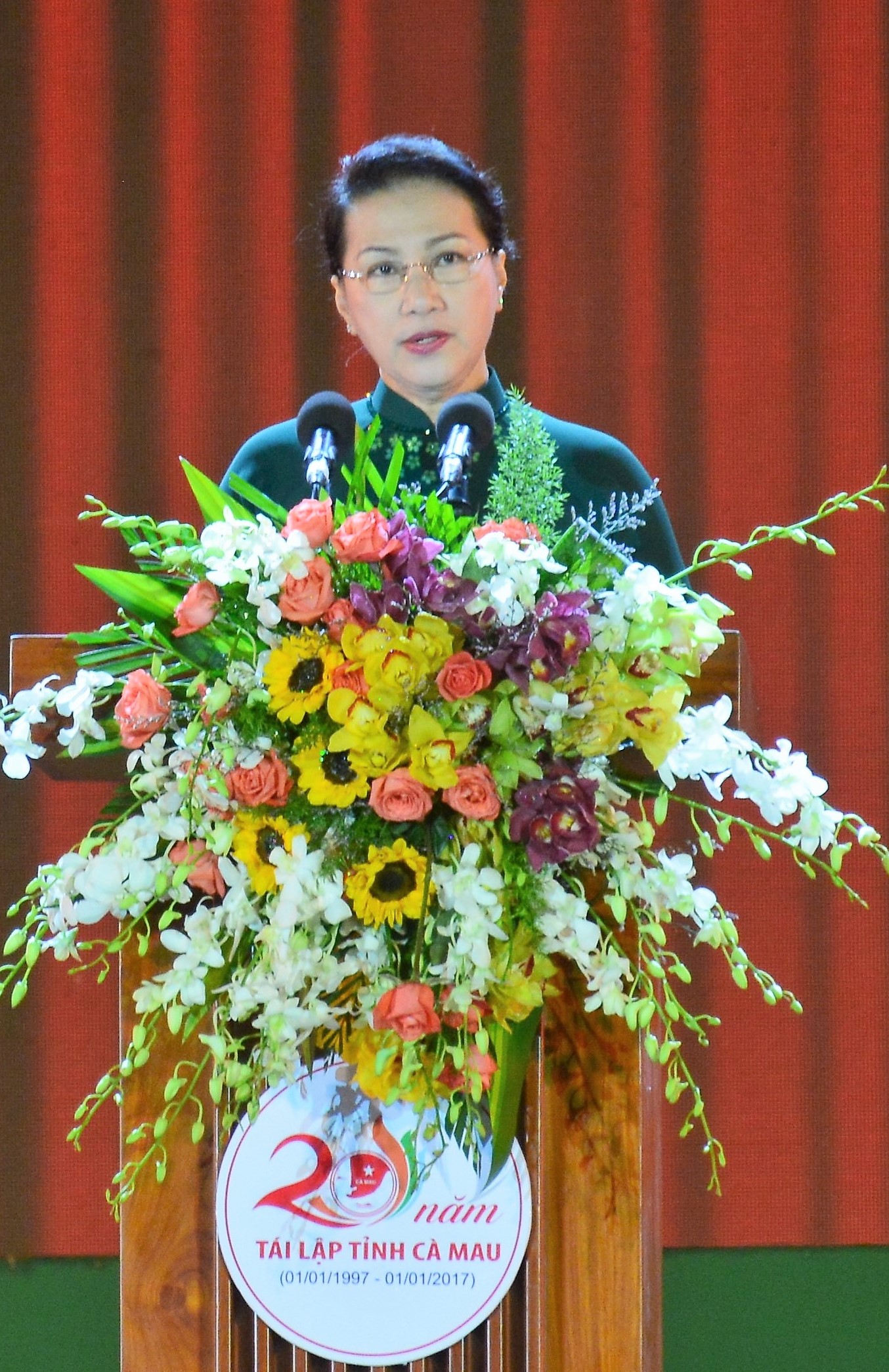 Chủ tịch Quốc hội Nguyễn Thị Kim Ngân phát biểu tại lễ kỷ niệm 20 năm tái lập tỉnh Cà Mau. Ảnh: DUY NHÂN