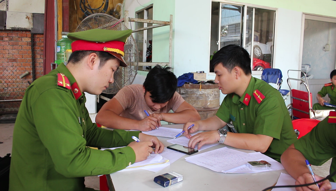 Cơ quan chức năng l&agrave;m việc với đối tượng Mai Đ&igrave;nh To&agrave;n