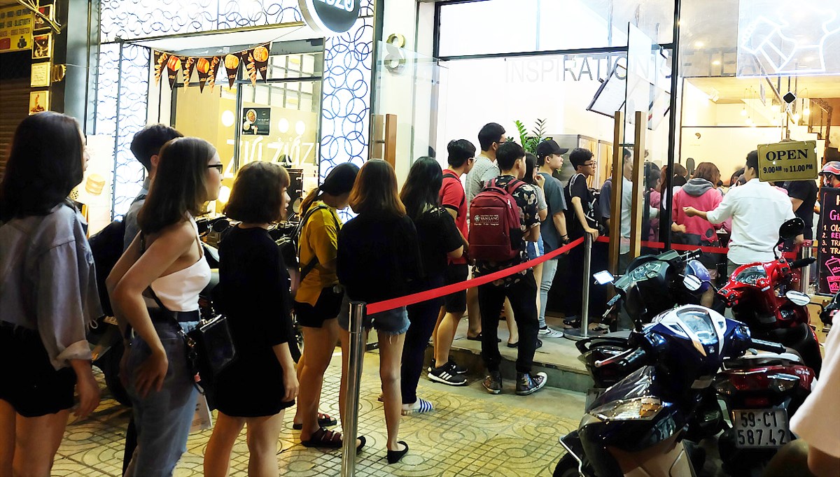 Ông chủ Pizza Home nói gì về cơn sốt trà sữa?