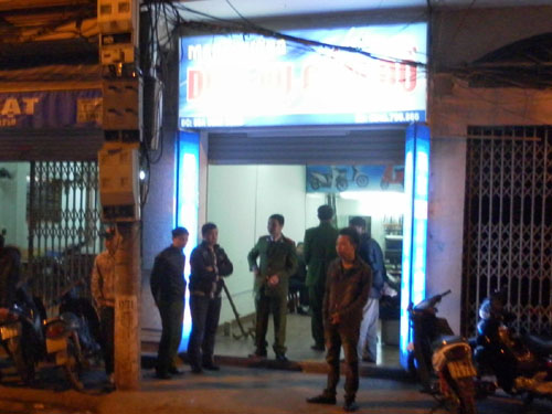 Rửa hận cho "đại ca", nhóm giang hồ bịt mặt, vác dao đi chém người